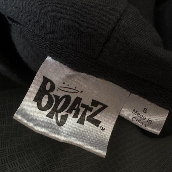 Bratz Grey and pink Hoodie cropped zip-up - Picture 7 of 8